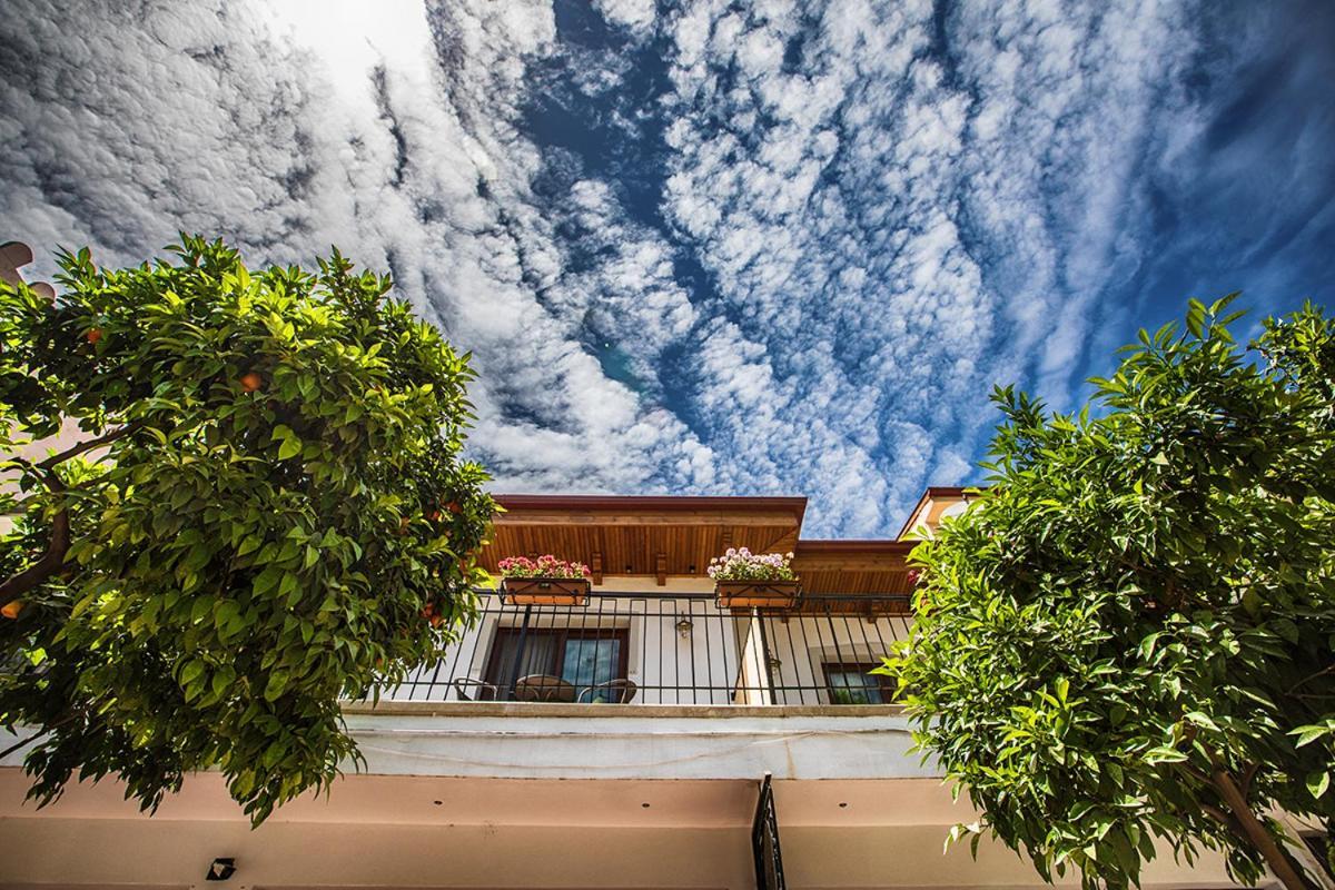 No 10 Hotel Σελτσούκ Εξωτερικό φωτογραφία